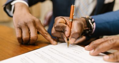 Contract between the buyer and the seller